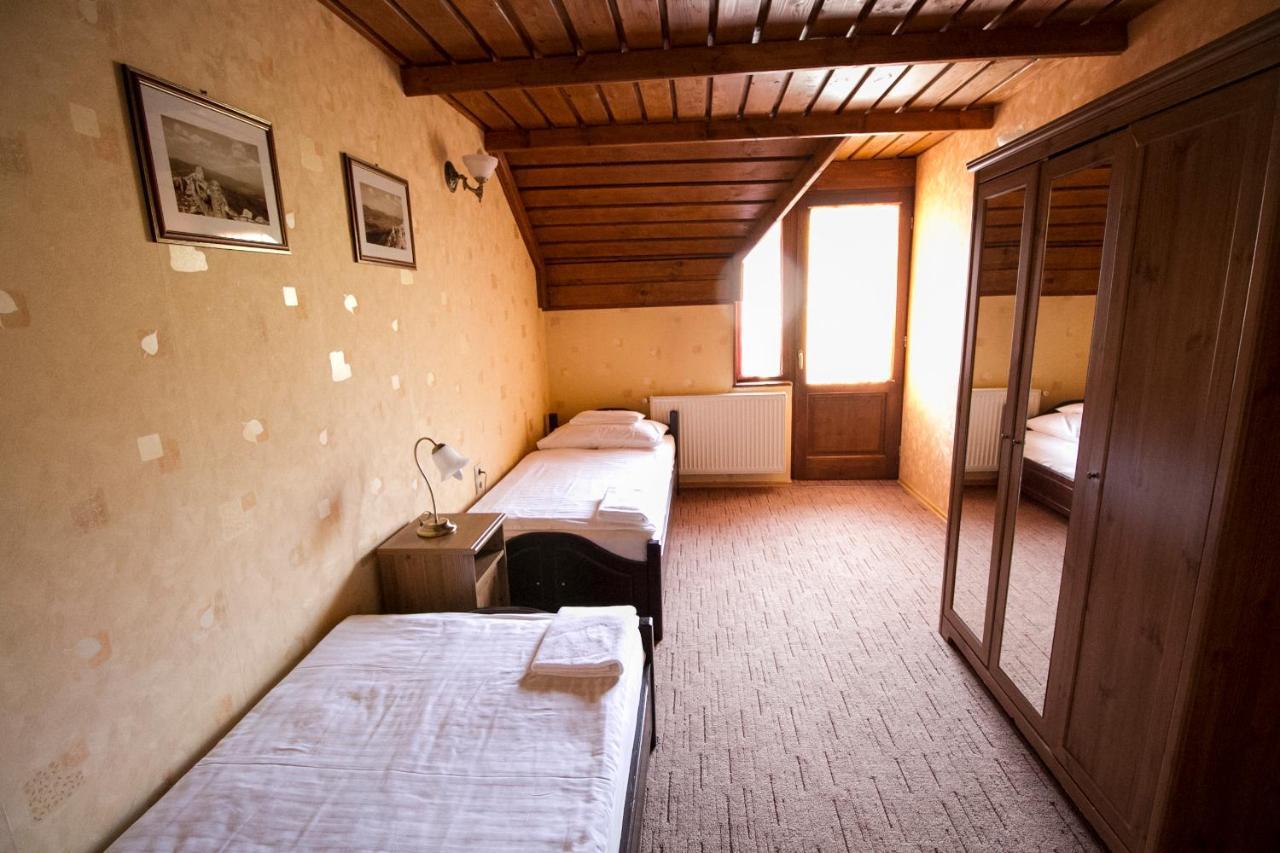 Aranygombos Fogado Hotel Telkibanya Bagian luar foto