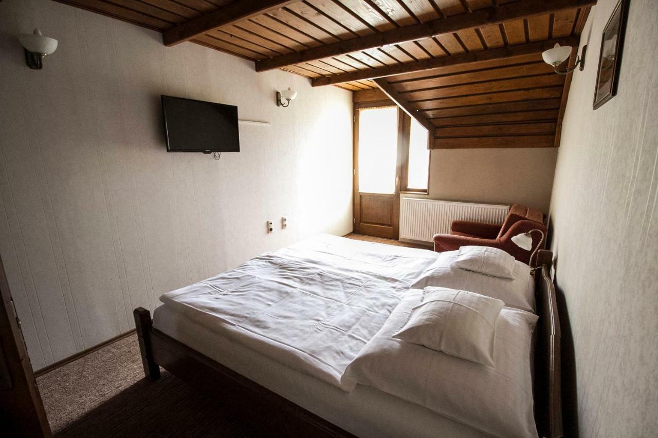 Aranygombos Fogado Hotel Telkibanya Bagian luar foto